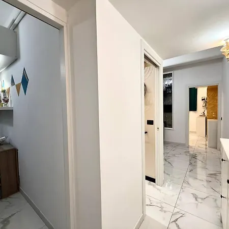 Change S House, Few Stops From St Peter S Apartament