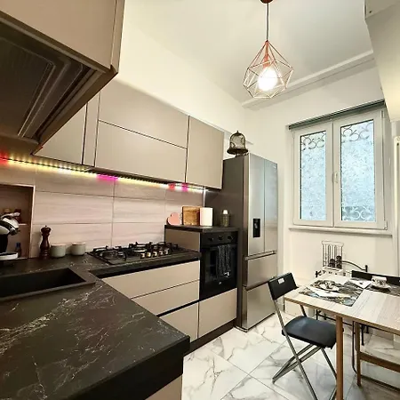 Апартаменты Change S House, Few Stops From St Peter S *