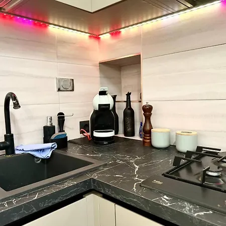 Change S House, Few Stops From St Peter S Апартаменты