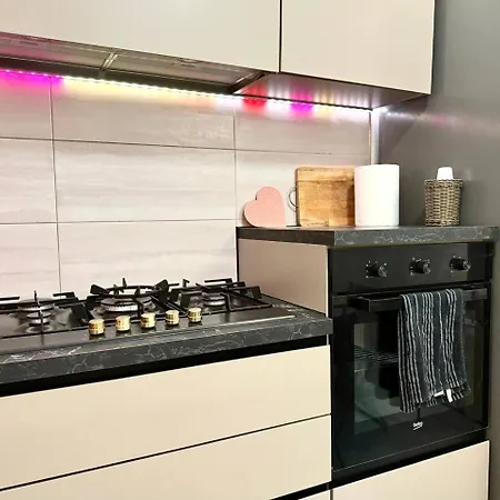 Change S House, Few Stops From St Peter S Apartament *